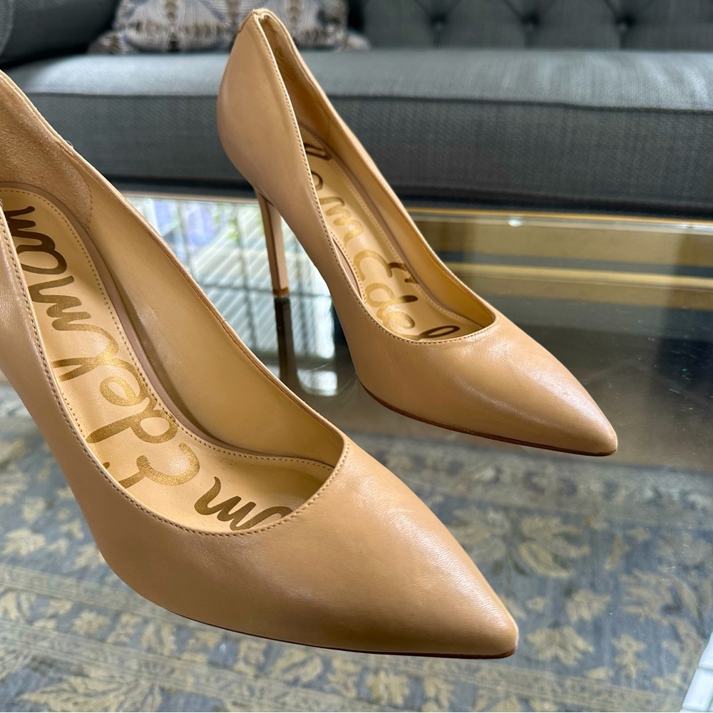 Sam Edelman tan leather pumps